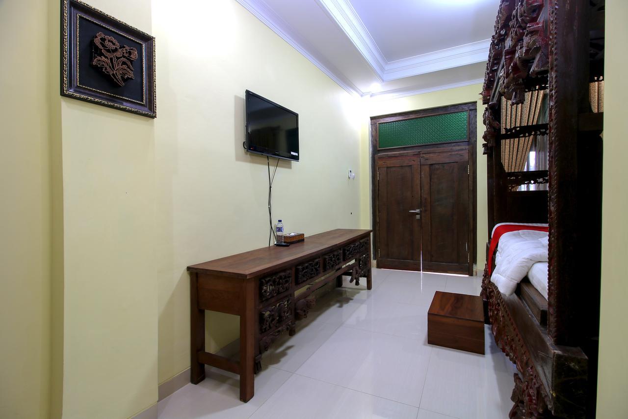 RedDoorz Plus @ Maguwo Kalasan Exterior foto