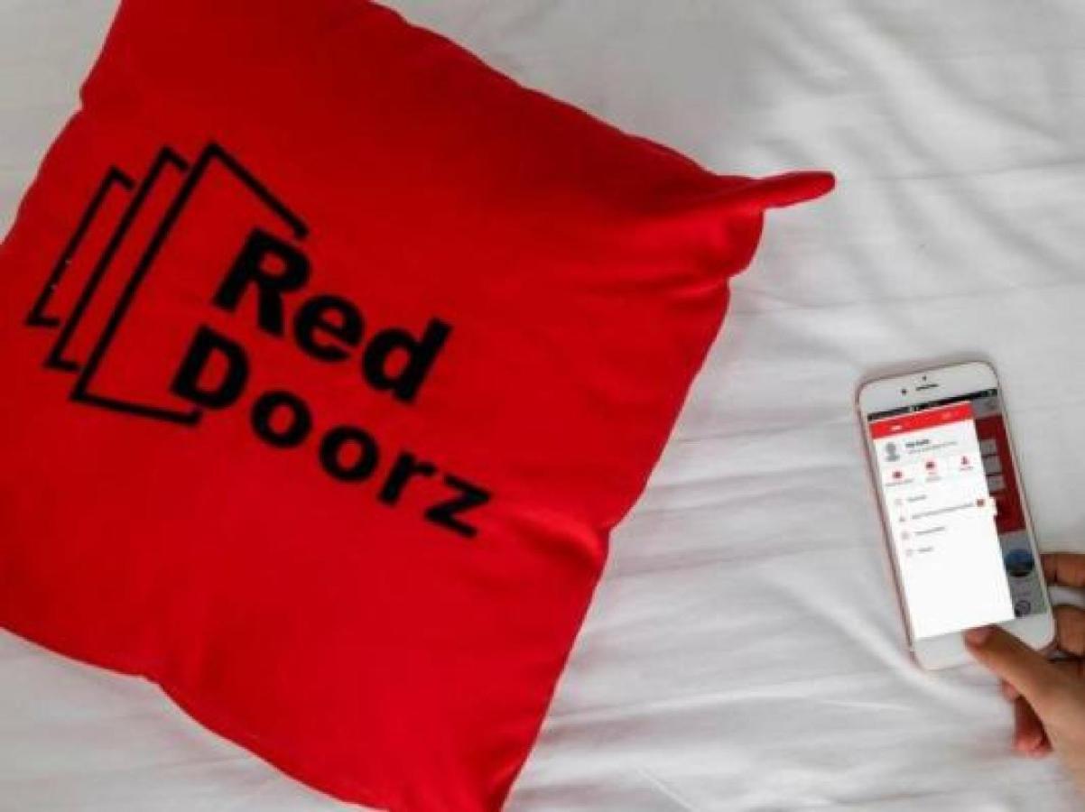RedDoorz Plus @ Maguwo Kalasan Exterior foto